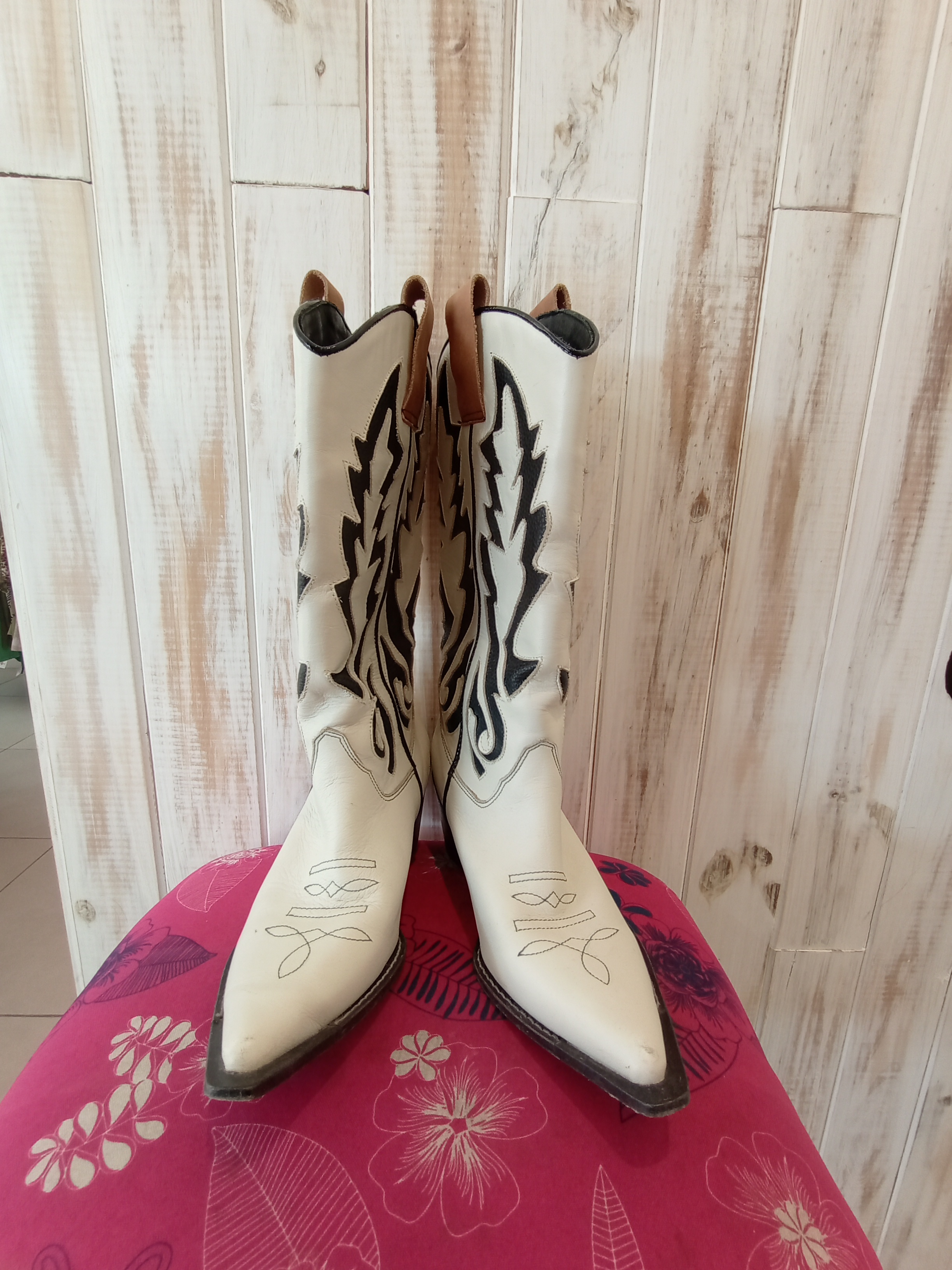 Botas texanas caña alta blancas