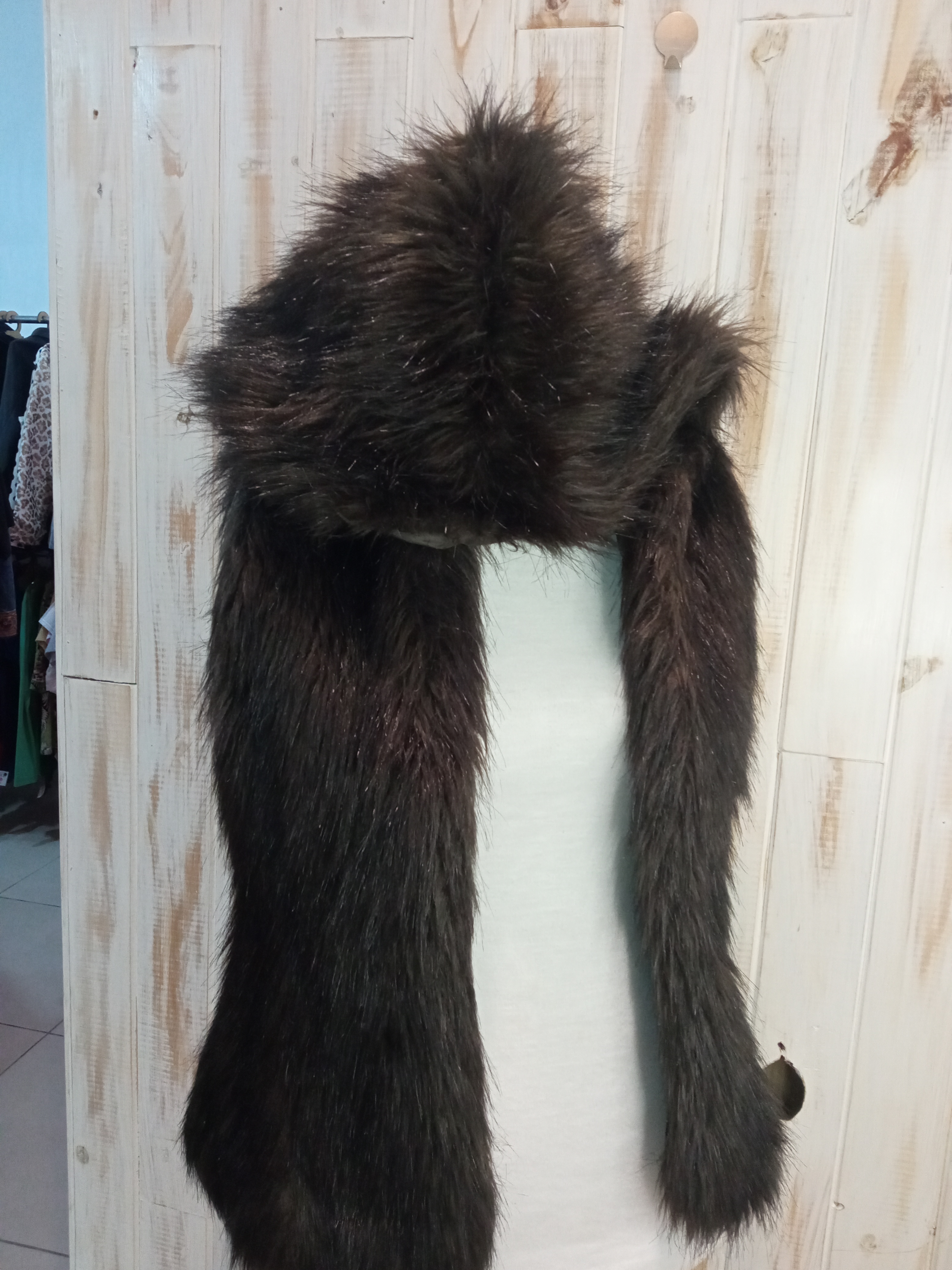 Chaleco de piel sintético con capucha