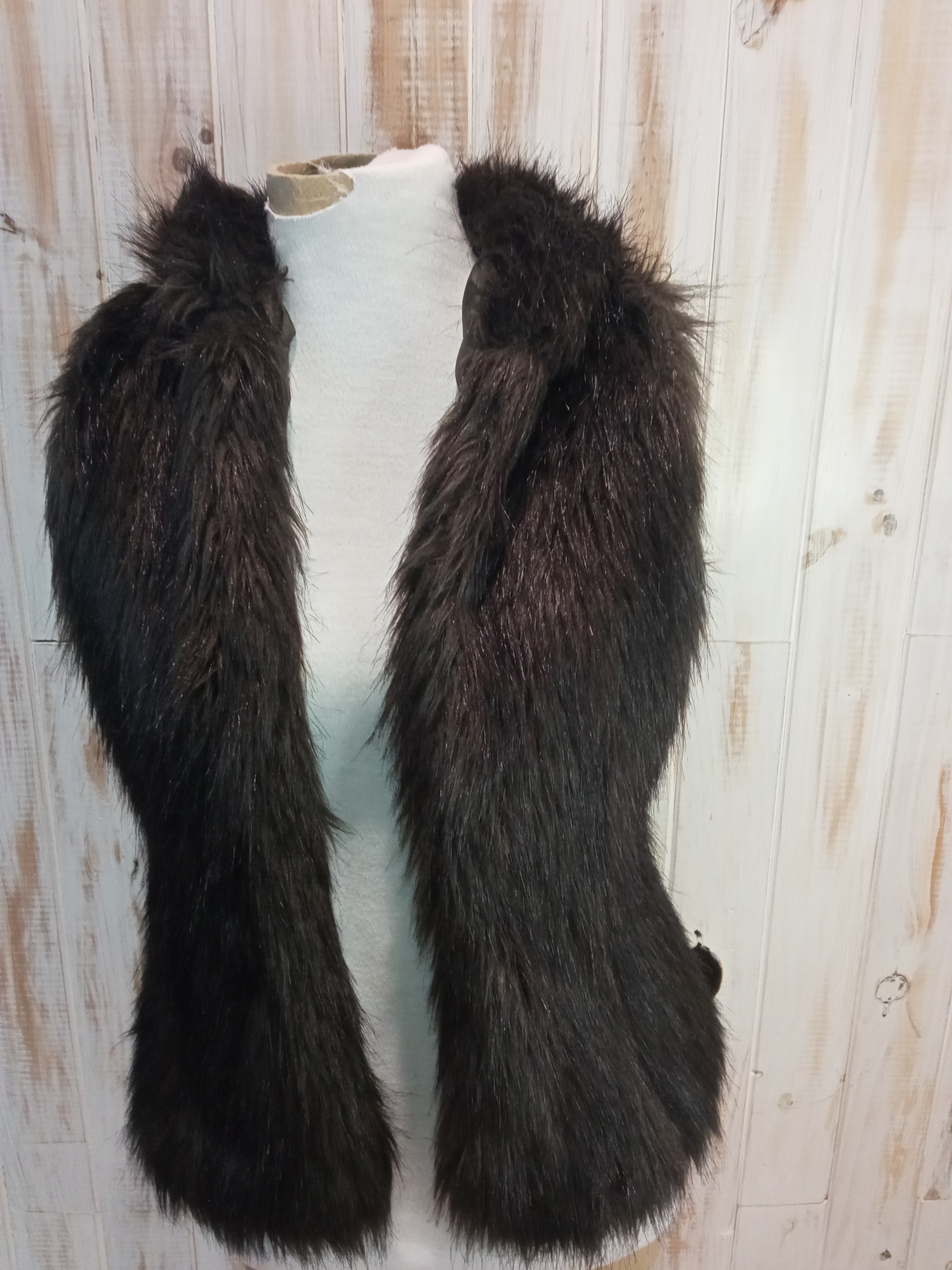 Chaleco de piel sintético con capucha