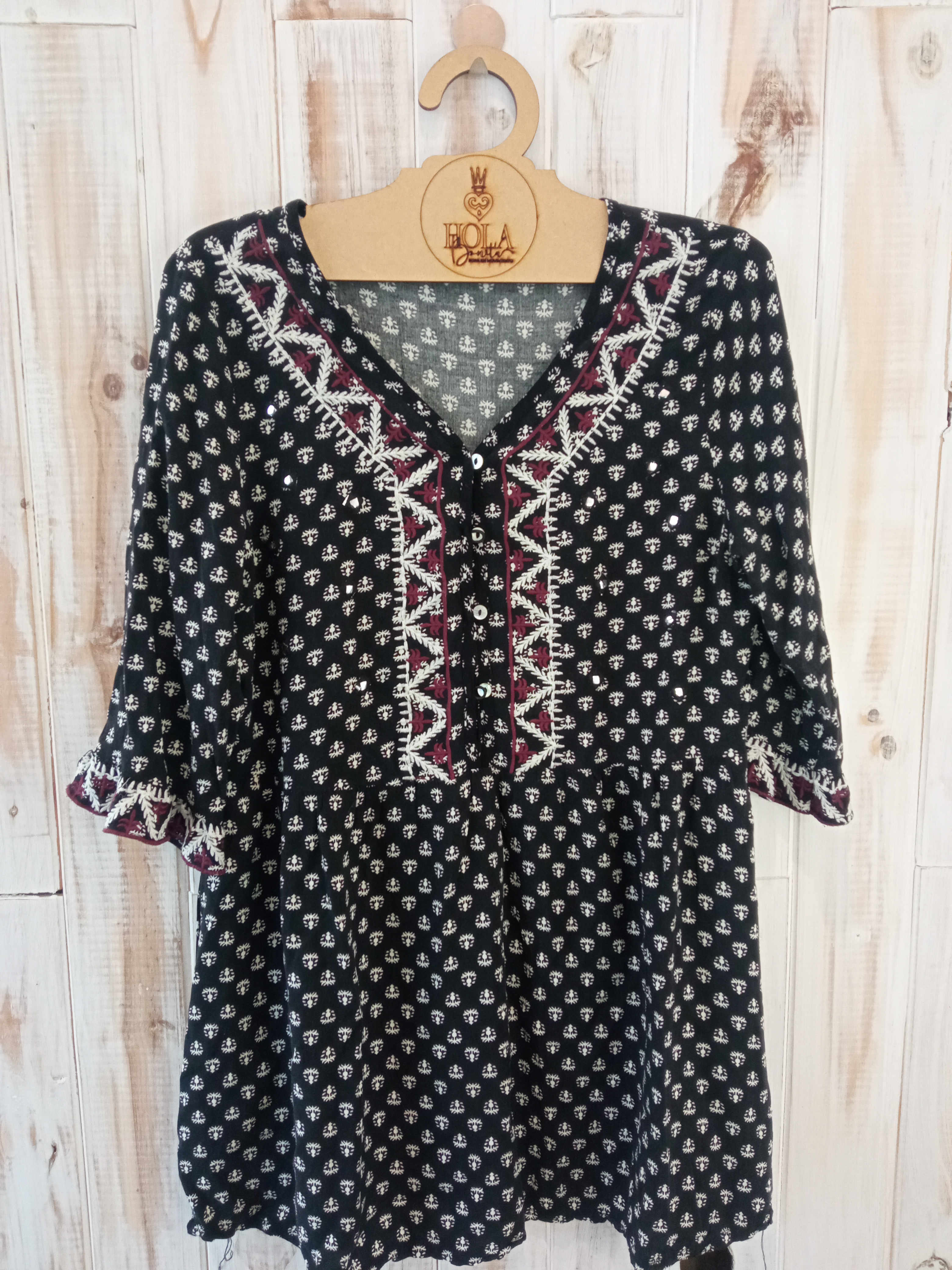 Camisola negra y blanca