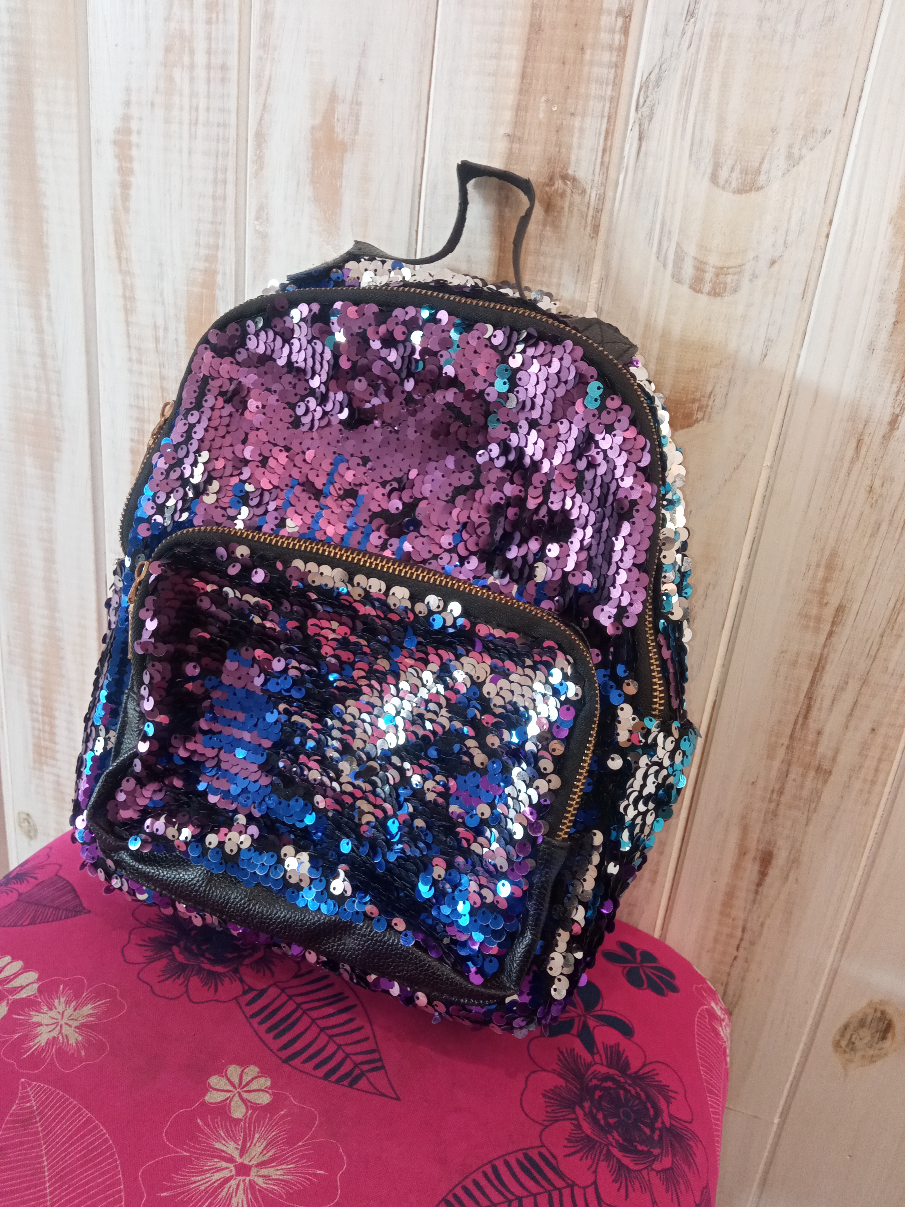 MOCHILA DE LENTEJUELAS