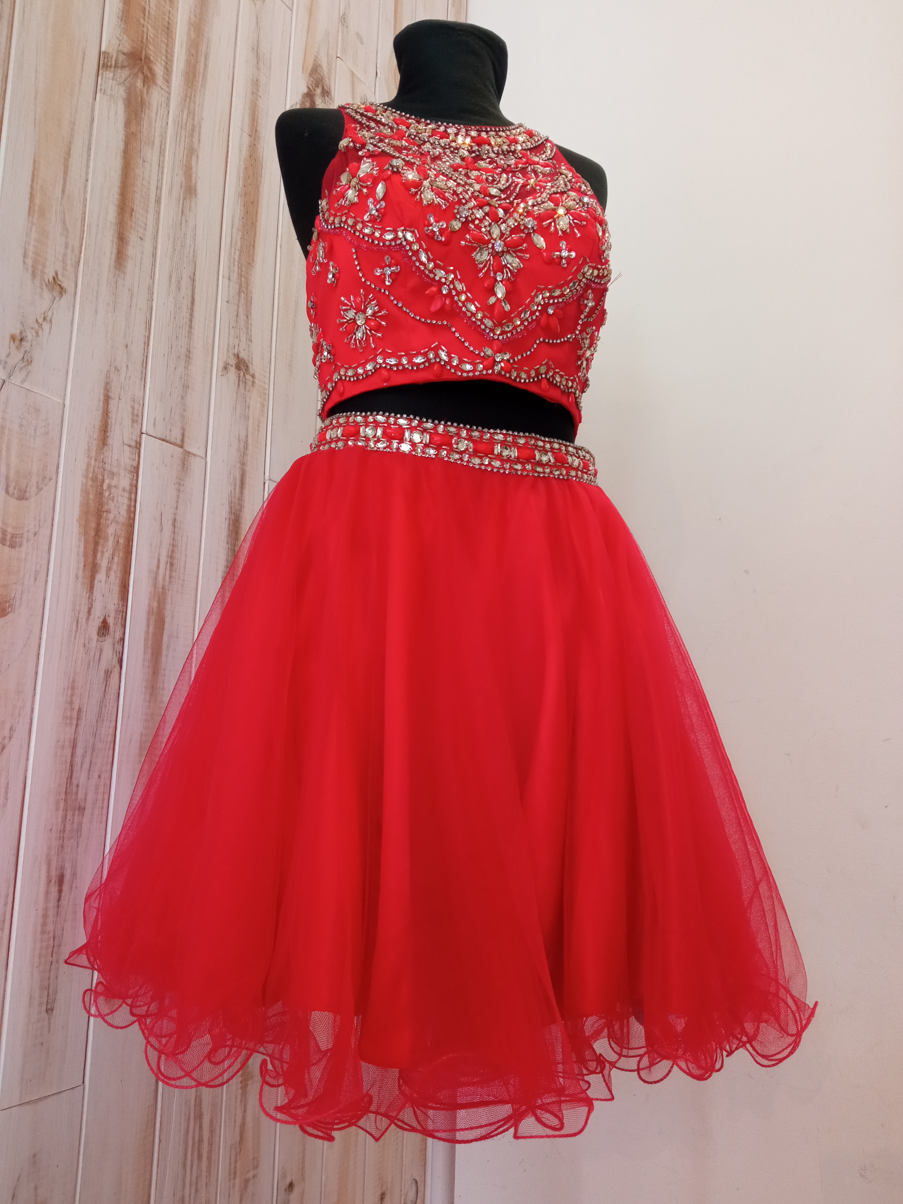 A - VESTIDO ROJO