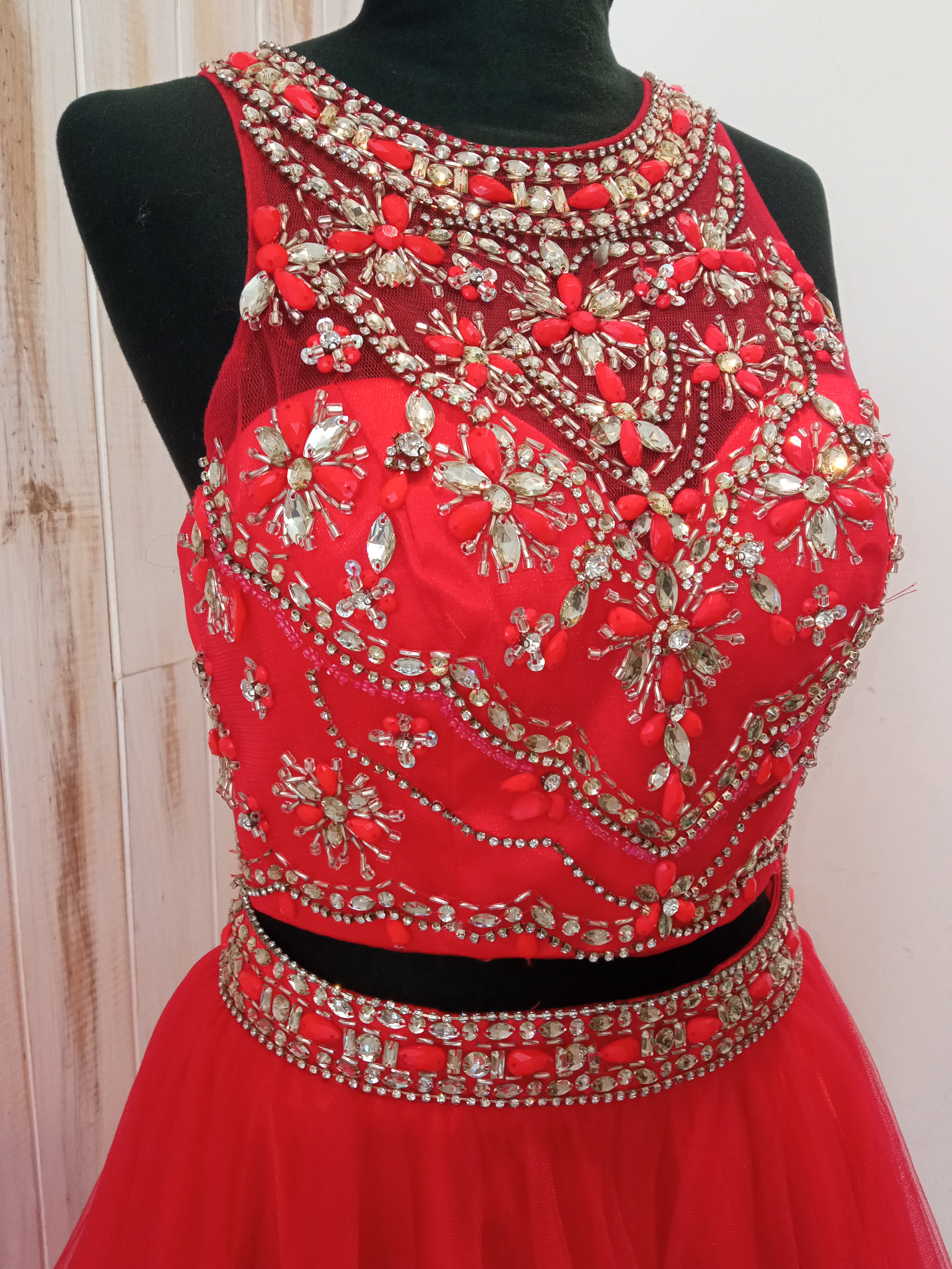 A - VESTIDO ROJO