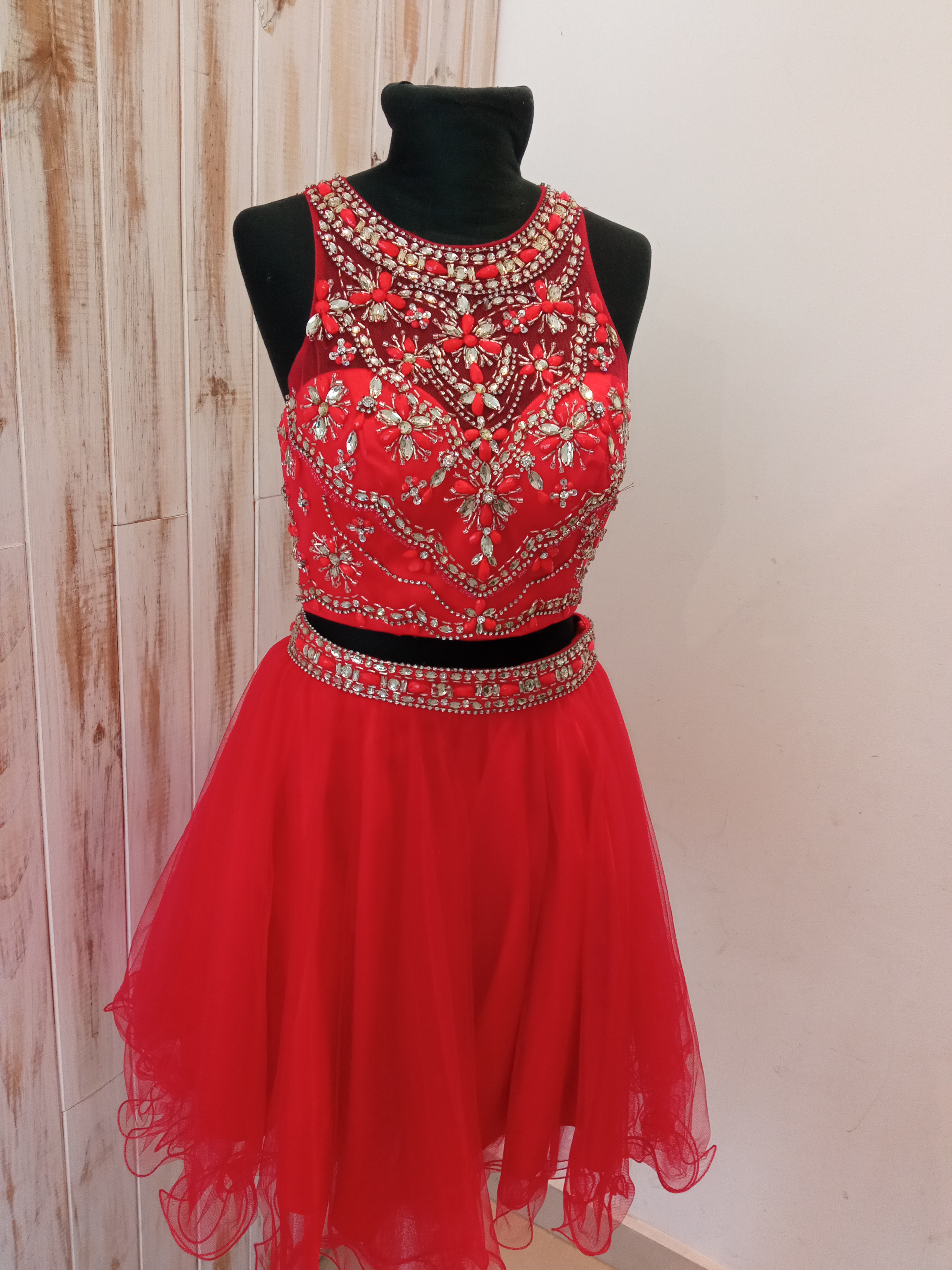 A - VESTIDO ROJO