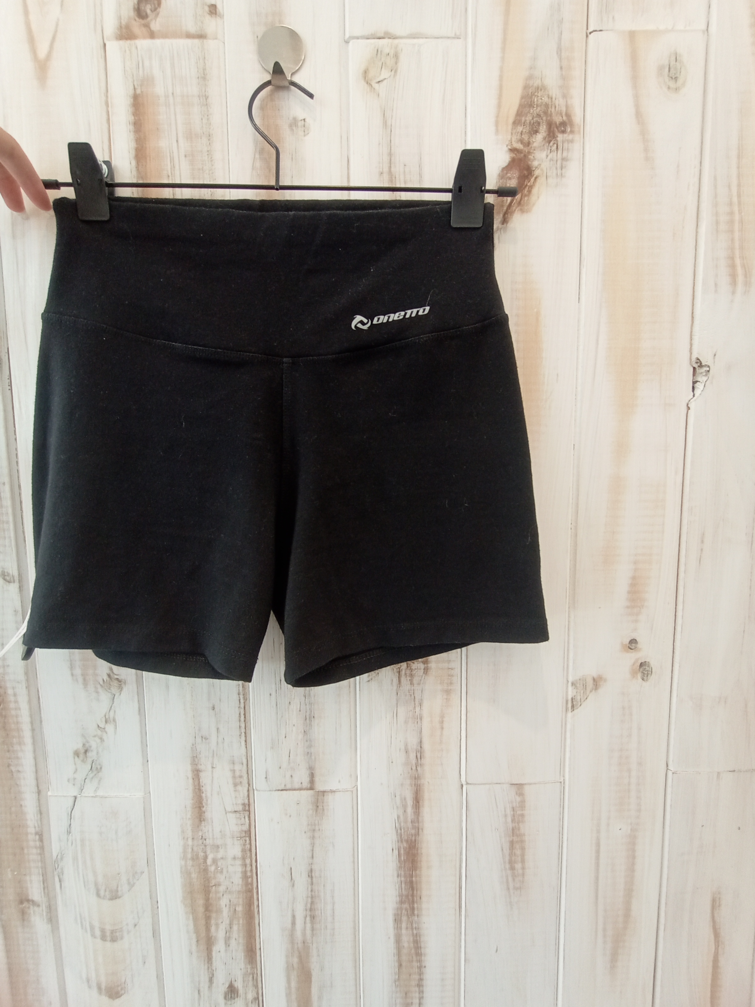 Short negro deportivo onneto