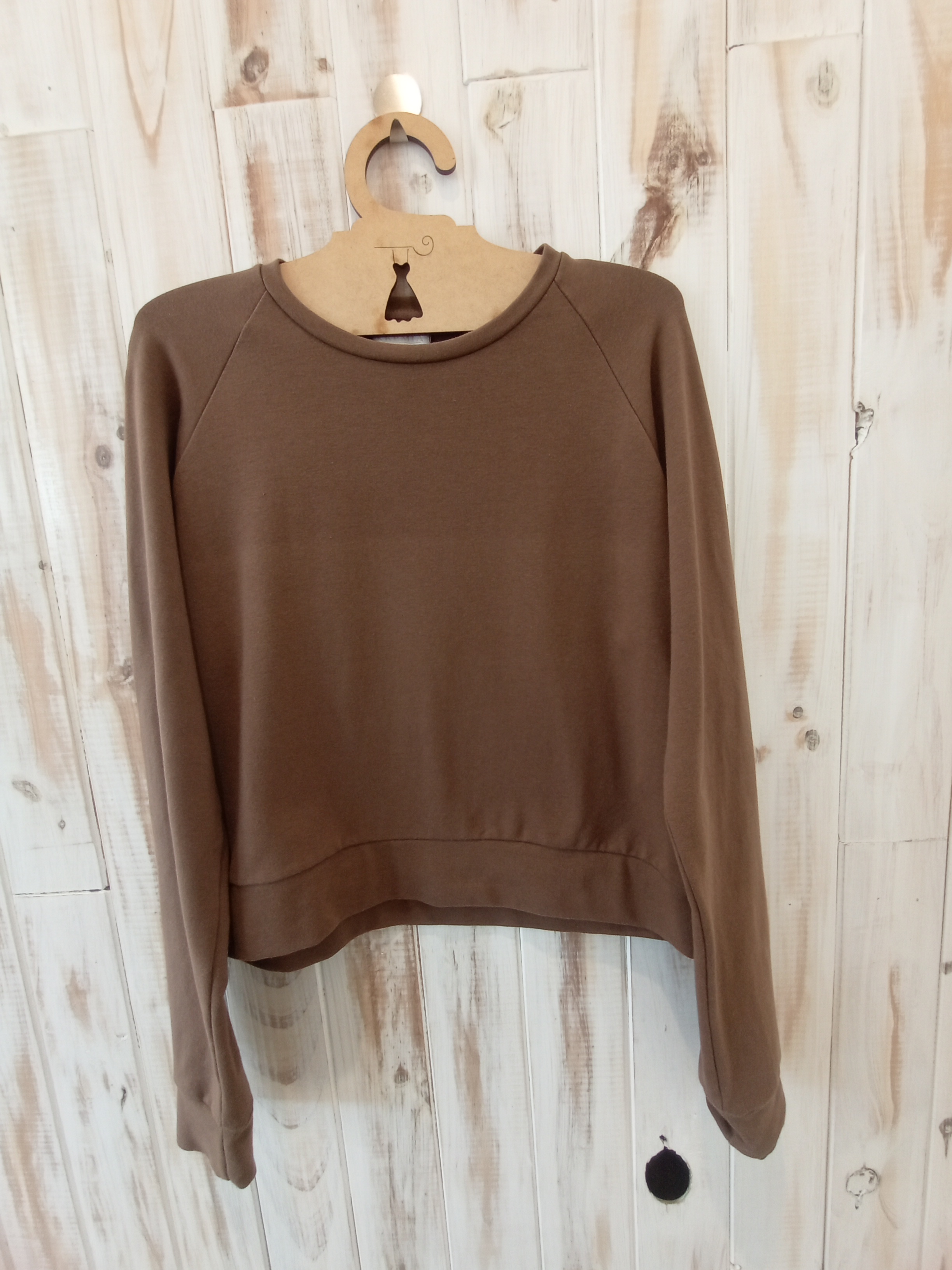 Buzo marrón claro kremia