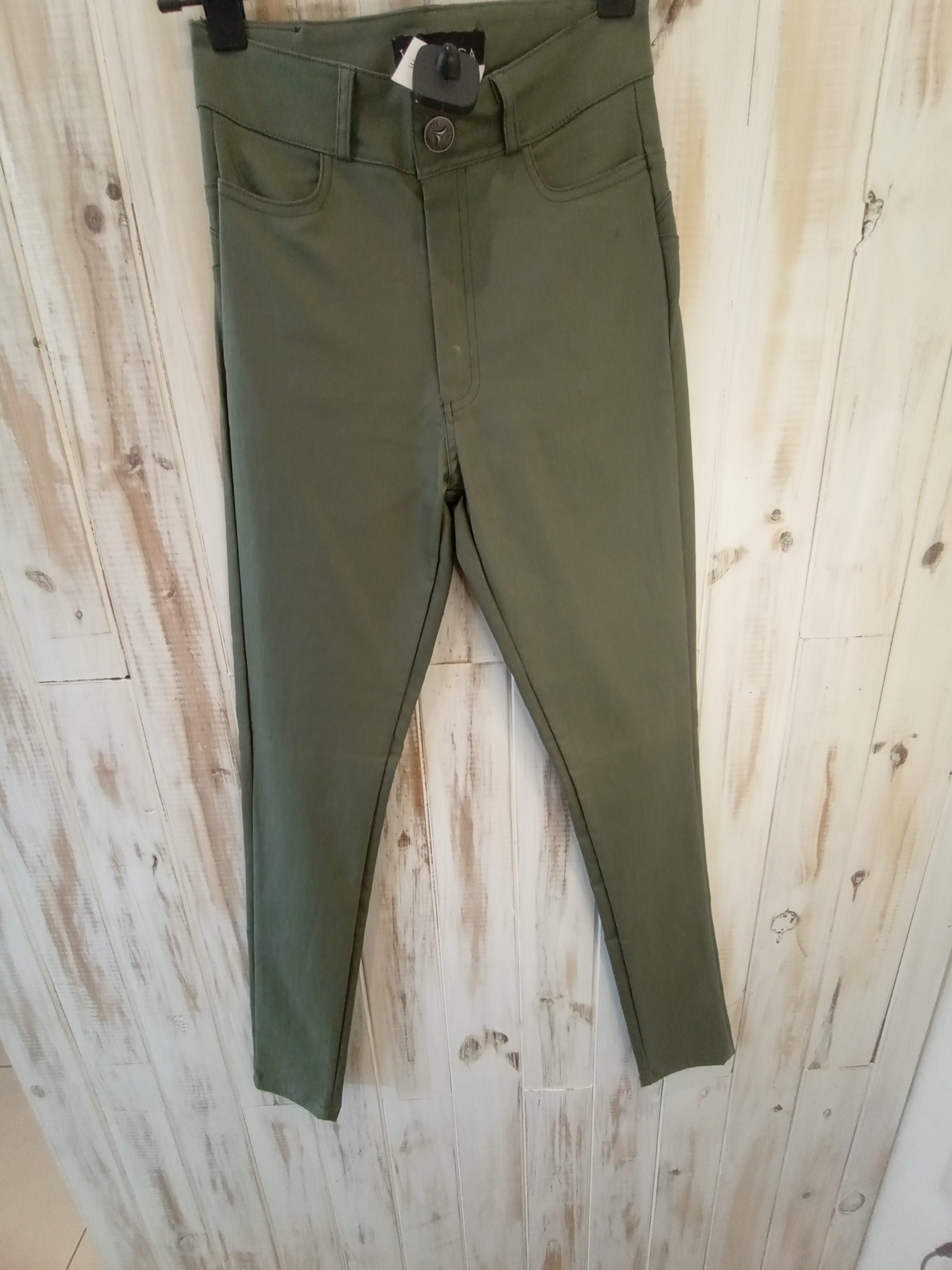 Pantalón verde engomado marca Verónica